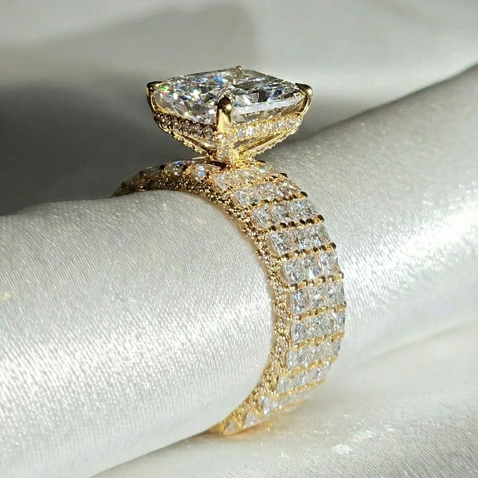 Luxury 5 Carat Radiant Ring With Wedding Bands - Lab Diamond Ring Aura Diamonds