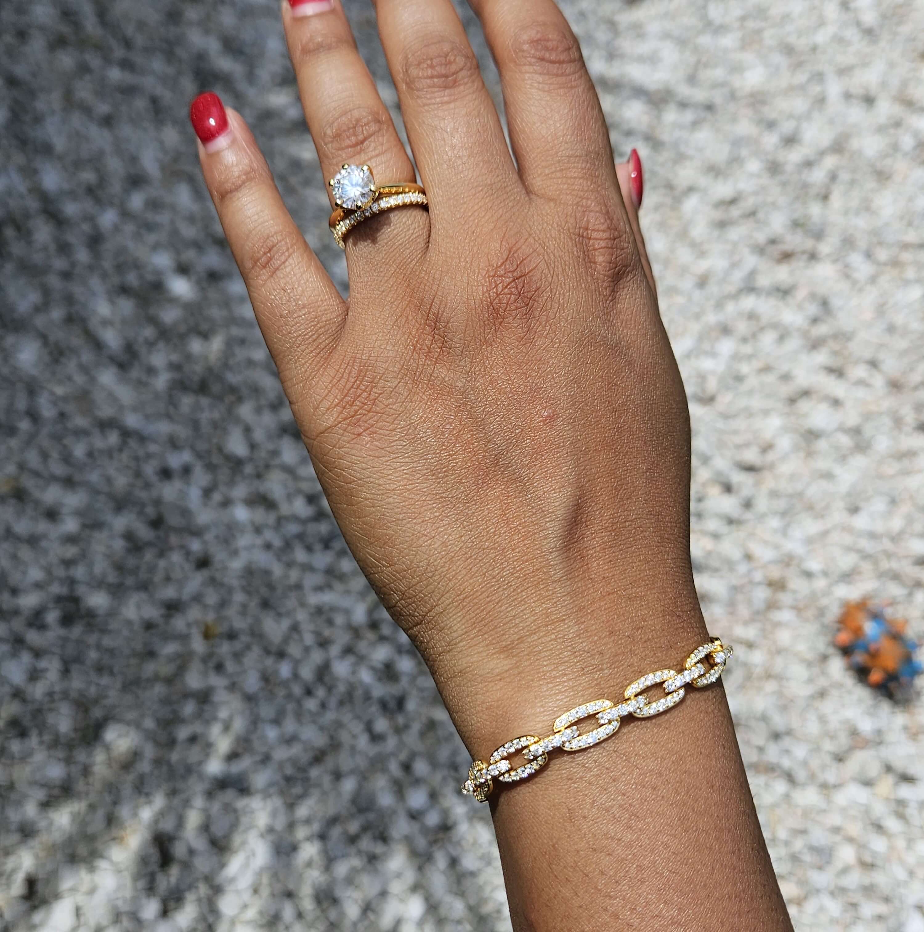 Elegant Kendall Bracelet with Sparkling Moissanite Gemstones - Gold Vermeil Aura Diamonds