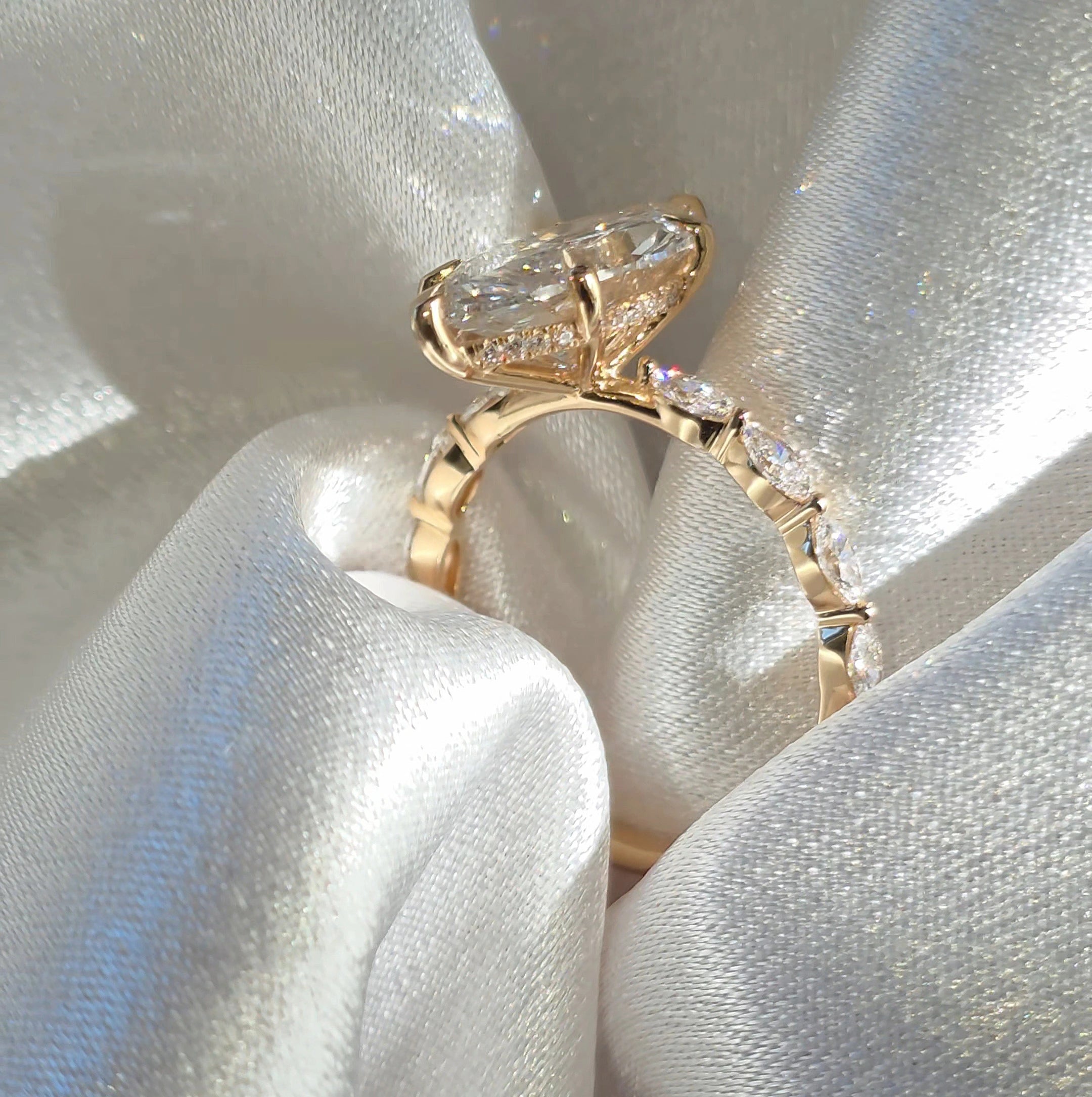 Tiara Marquise Ring | 2ct & 4ct Lab Diamond | Shared Prong Band | Solid Gold Aura Diamonds