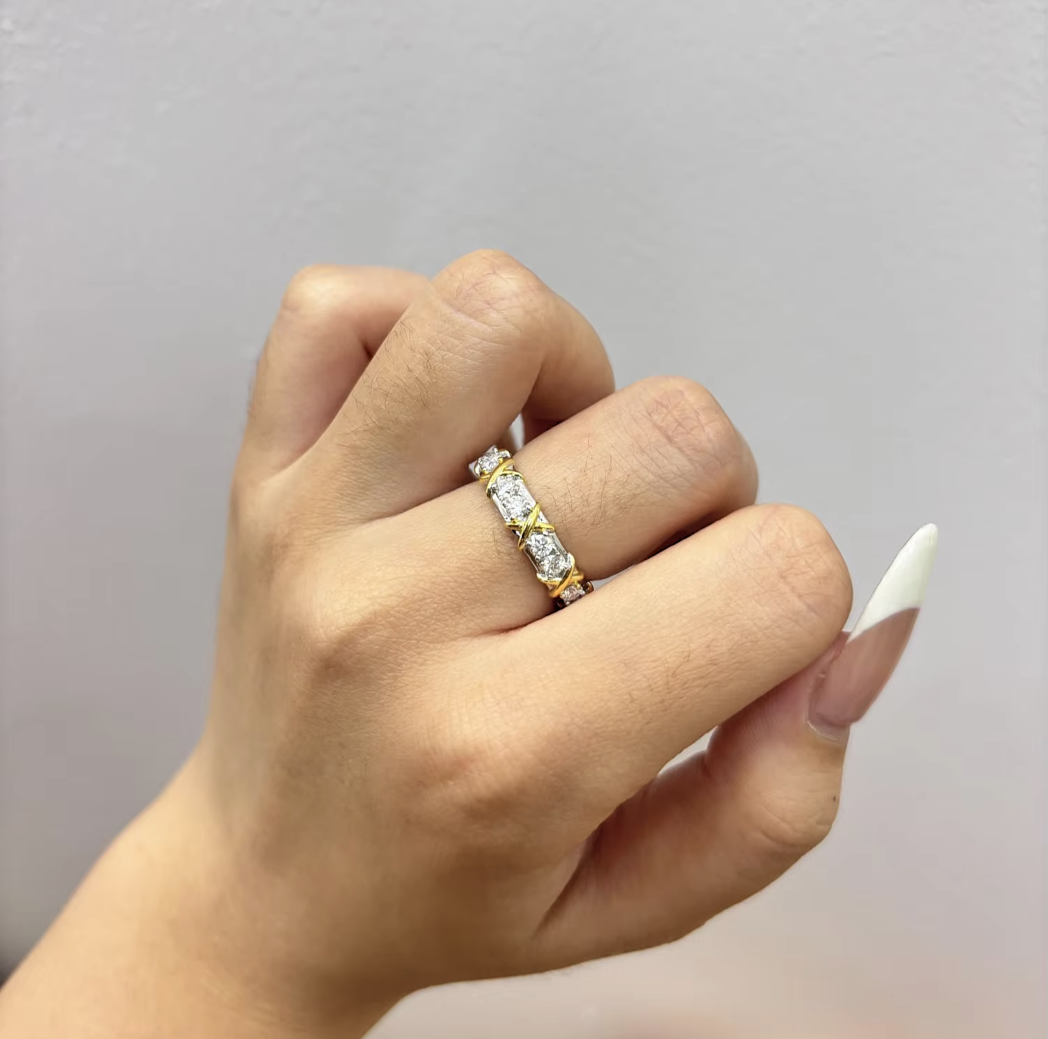 Luxury Crossover Ring - White Gold 18K Plated - Moissanite (Rhodium Plated) Aura Diamonds