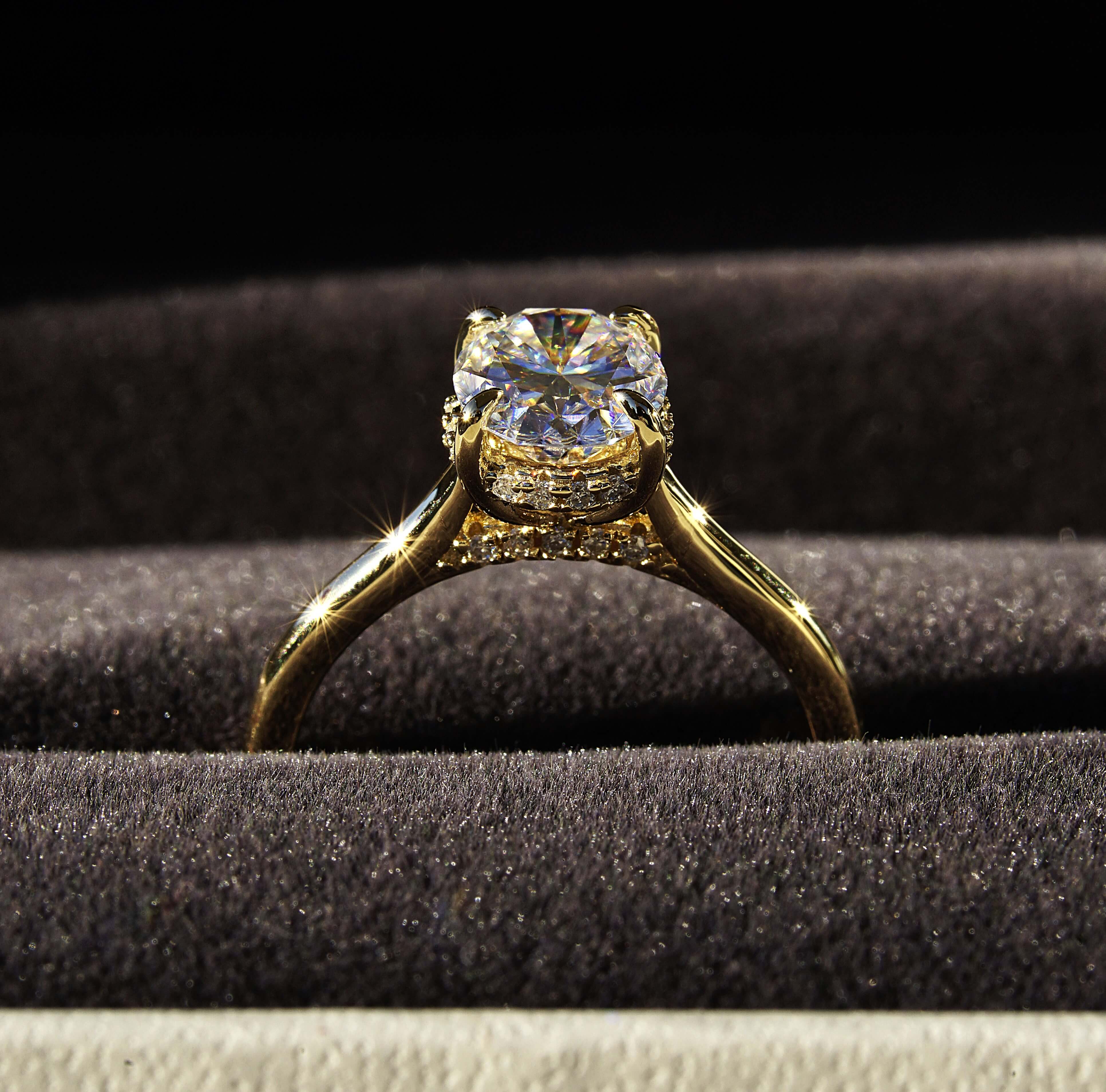 Oval Cut 2 Carat - Solitaire Ring - Hidden Halo - Moissanite | Luxury Collection Aura Diamonds
