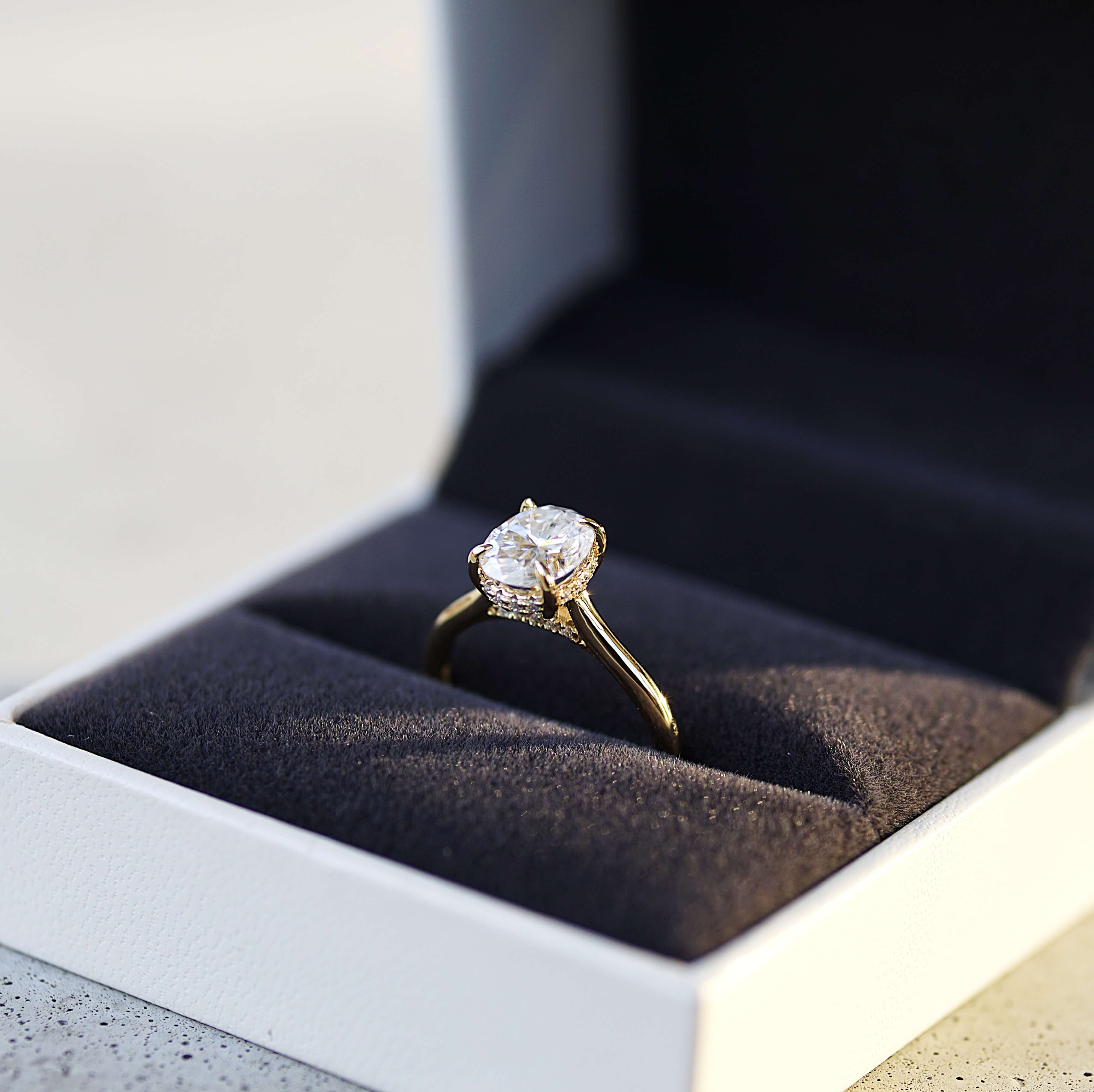 Oval Cut 2 Carat - Solitaire Ring - Hidden Halo - Moissanite | Luxury Collection Aura Diamonds