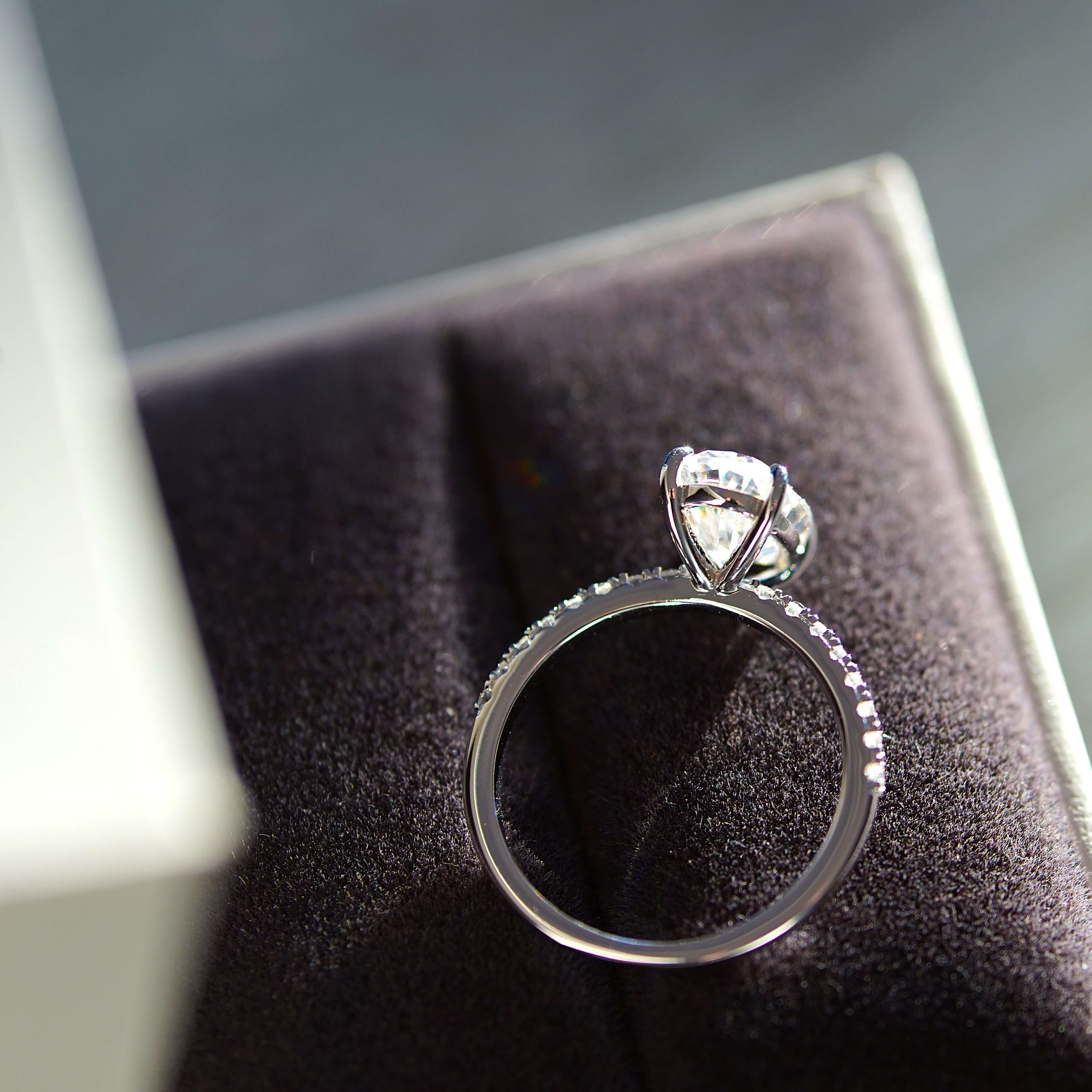 Oval Cut 2.5 Carat - Elongated Oval - Pave Band - Moissanite | Luxury Collection Aura Diamonds