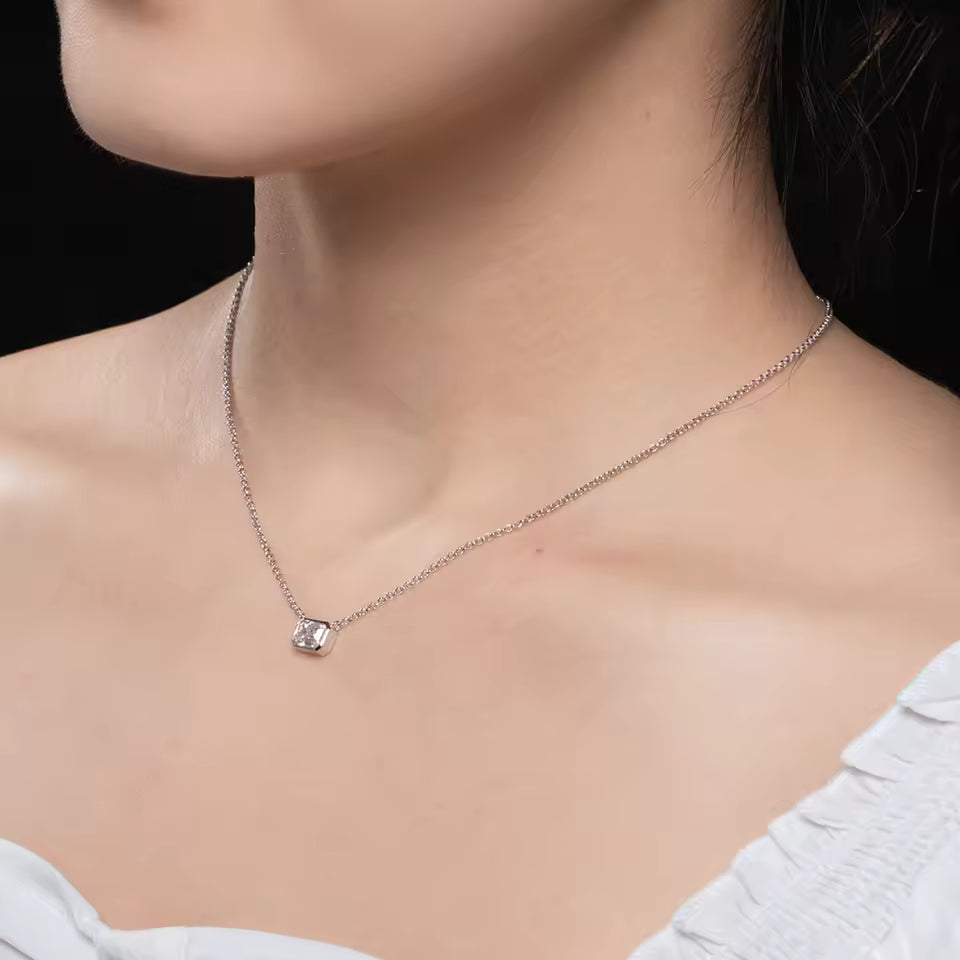 Emerald Chic Pendant with Chain - 1 Carat Moissanite (Rhodium Plated - Anti-Tarnish)