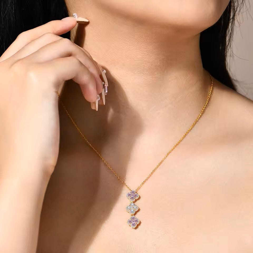 Elegant Clover Pendant with Chain - Moissanite