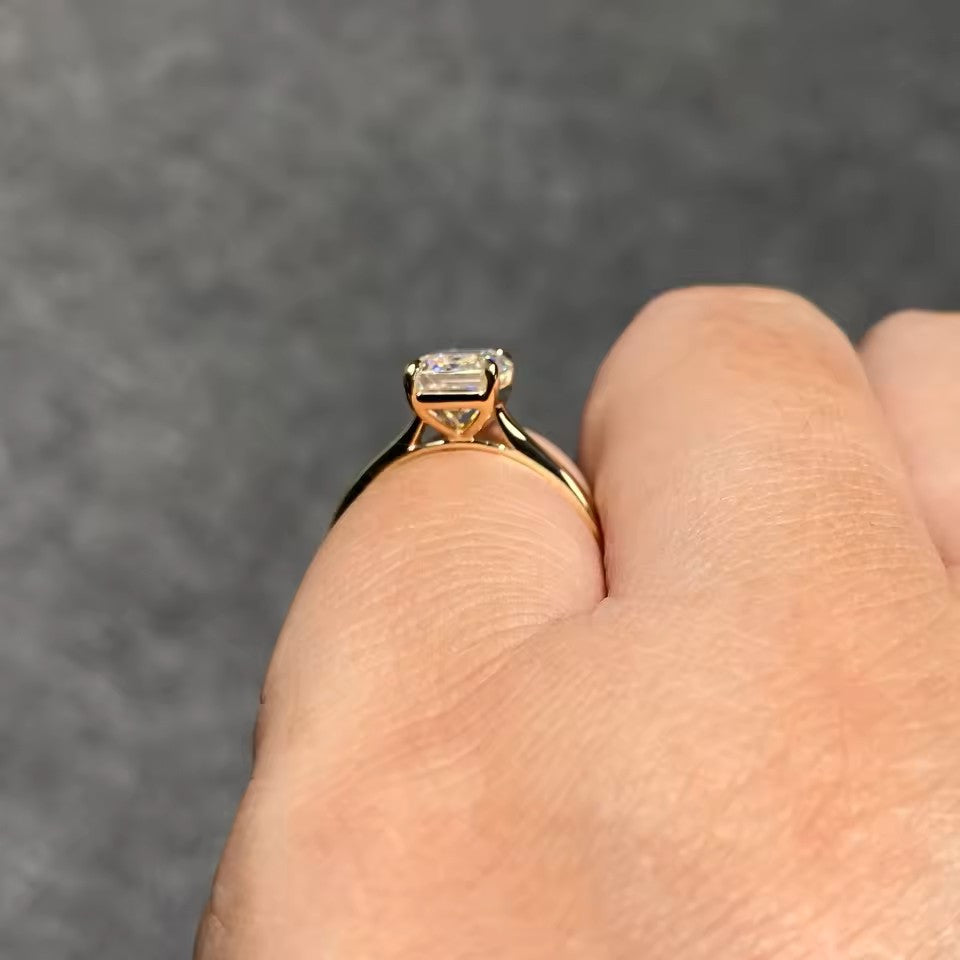 Aura Emerald Cut Solitaire 6.5X9MM - 2.5 Carat | 9K 14K 18K Solid Gold | Moissanite | Luxury Collection Aura Diamonds