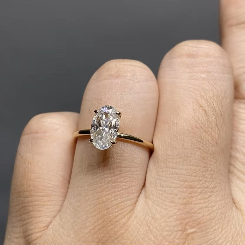 Oval Cut 2.5 Carat - Elongated Solitaire Ring - 4 Prongs | 9K 14K 18K Solid Gold | Moissanite | Luxury Collection