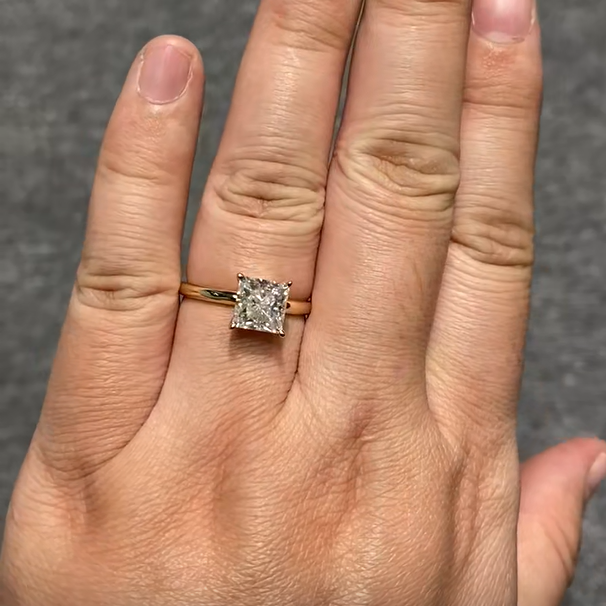 Princess Cut 2 Carat - Solitaire Ring - 4 Prongs | 9K 14K 18K Solid Gold | Moissanite | Luxury Collection Aura Diamonds