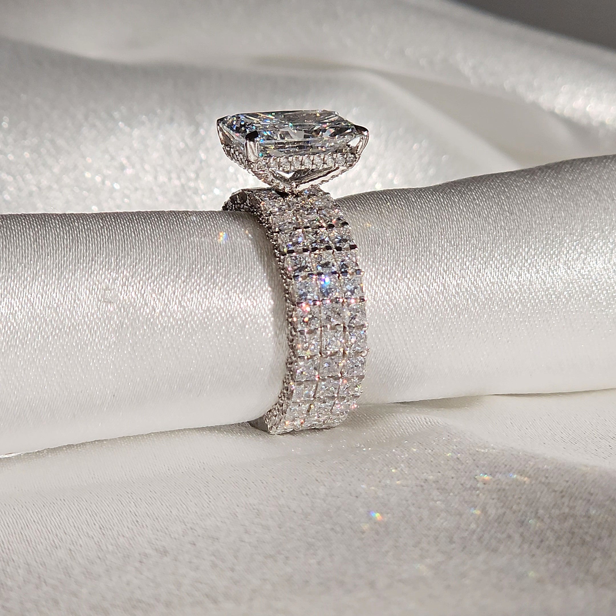 Luxury 5 Carat Radiant Ring With Wedding Bands - Lab Diamond Ring Aura Diamonds