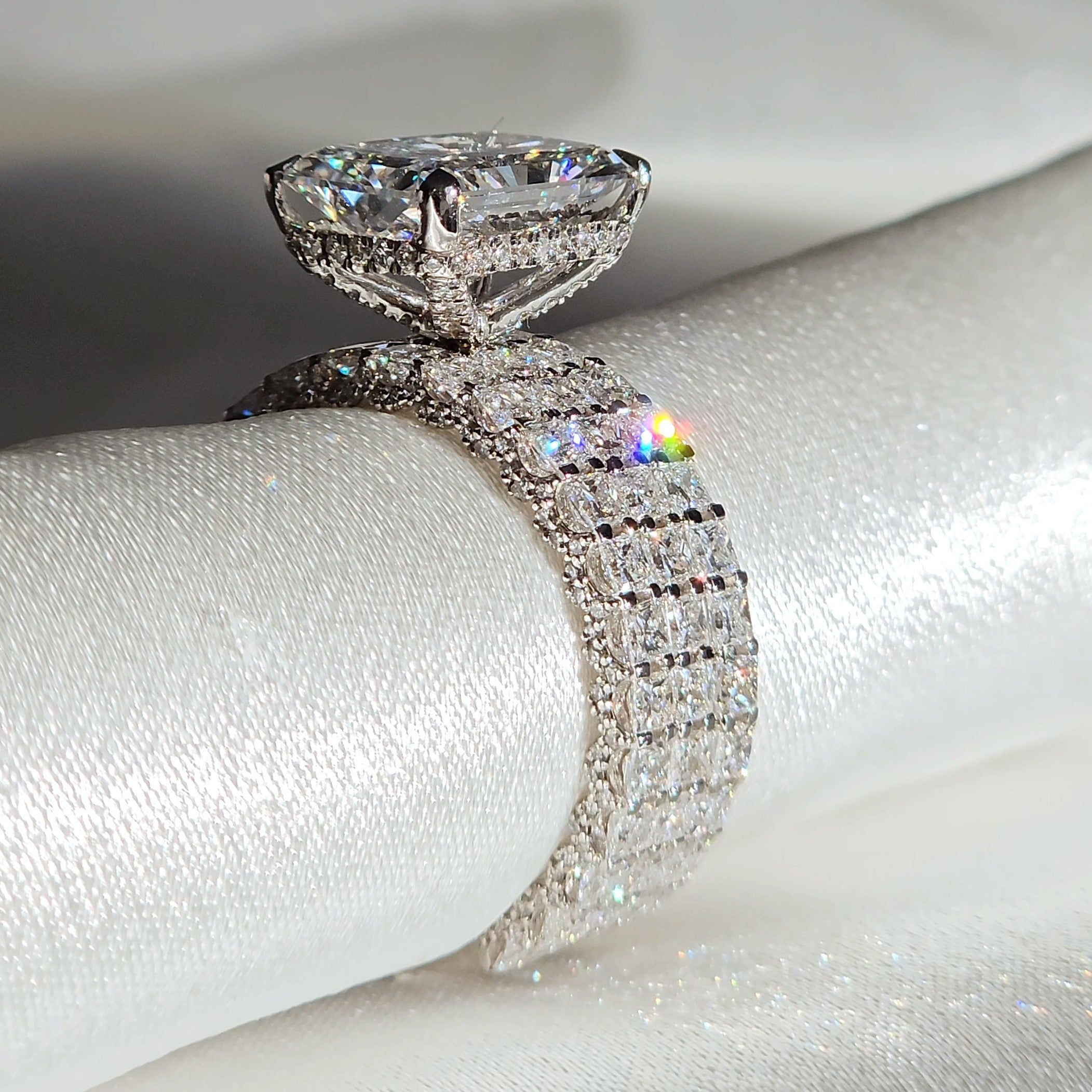 Luxury 5 Carat Radiant Ring With Wedding Bands - Lab Diamond Ring Aura Diamonds