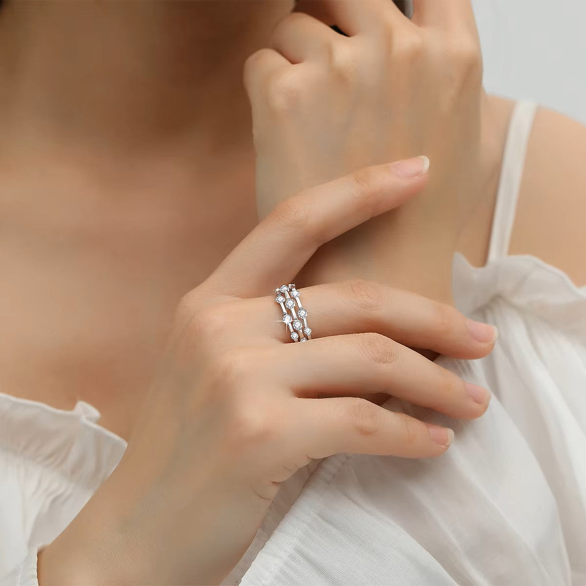 Elegant Anna Three-Band Ring - Moissanite / Lab Diamond