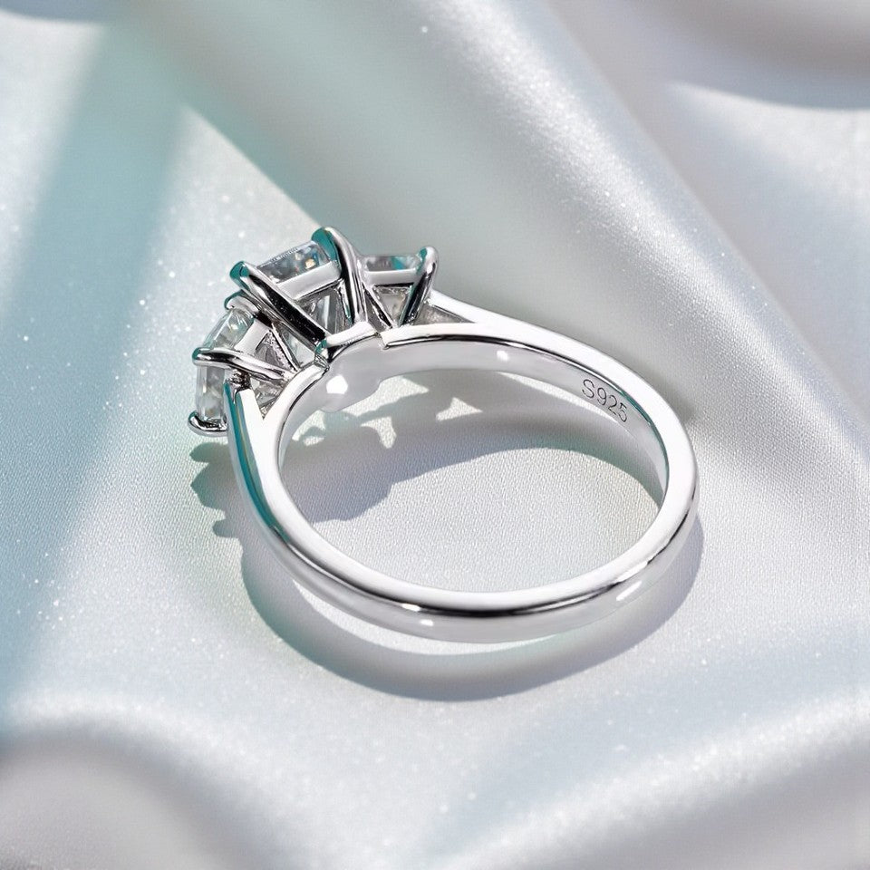 Elegant Trilogy: 1.6 Carat Weight Emerald Moissanite Engagement Ring Aura Diamonds