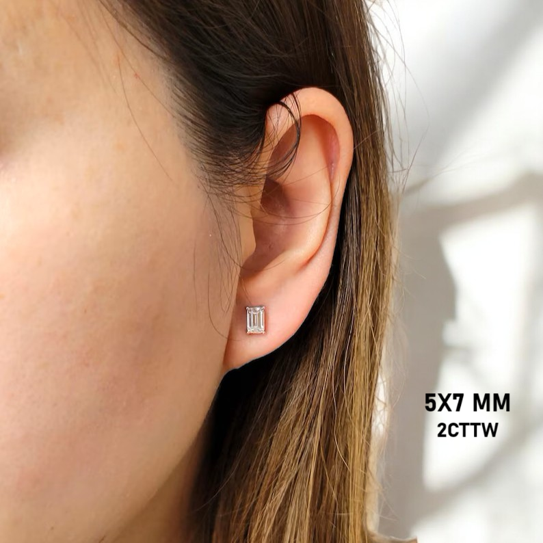 10K White Gold Emerald Cut Stud Earrings with Sterling Silver Setting (Rhodium Plated)| Sparkling Moissanite Aura Diamonds