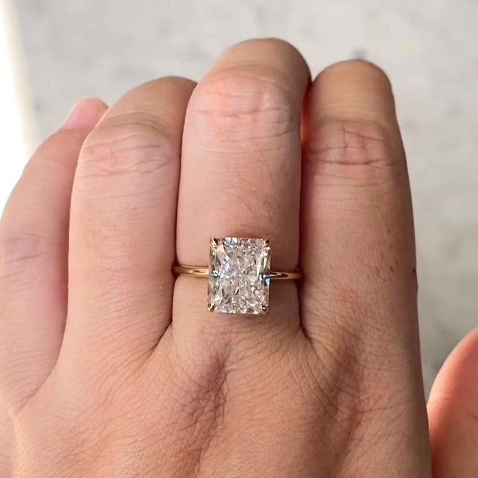 Aura Radiant Cut Solitaire 4.5 Carat | 9K 14K 18K Solid Gold | Moissanite | Luxury Collection Aura Diamonds