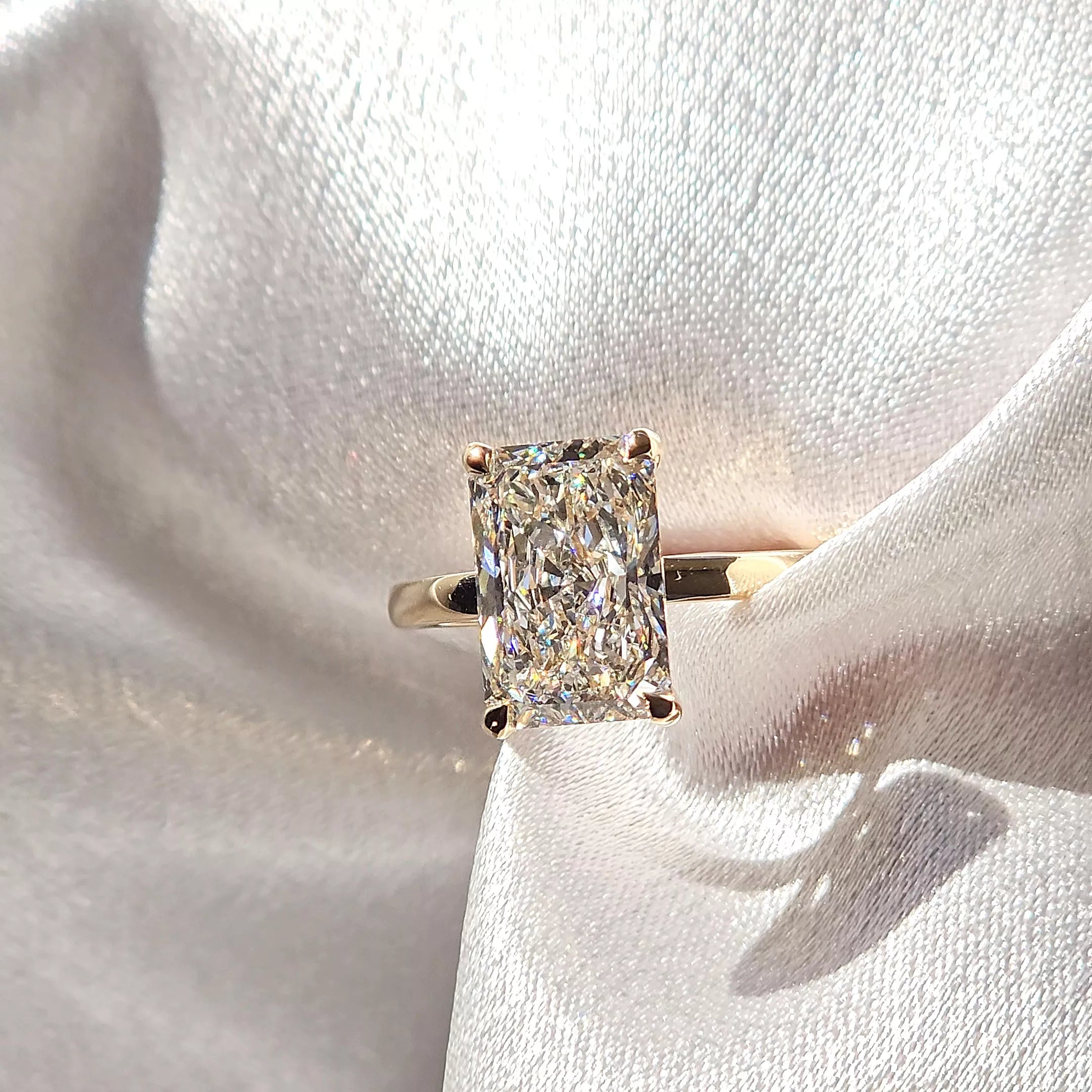 2 Carat Radiant Cut Solitaire | 10K 14K 18K Solid Gold | Lab Diamond Aura Diamonds
