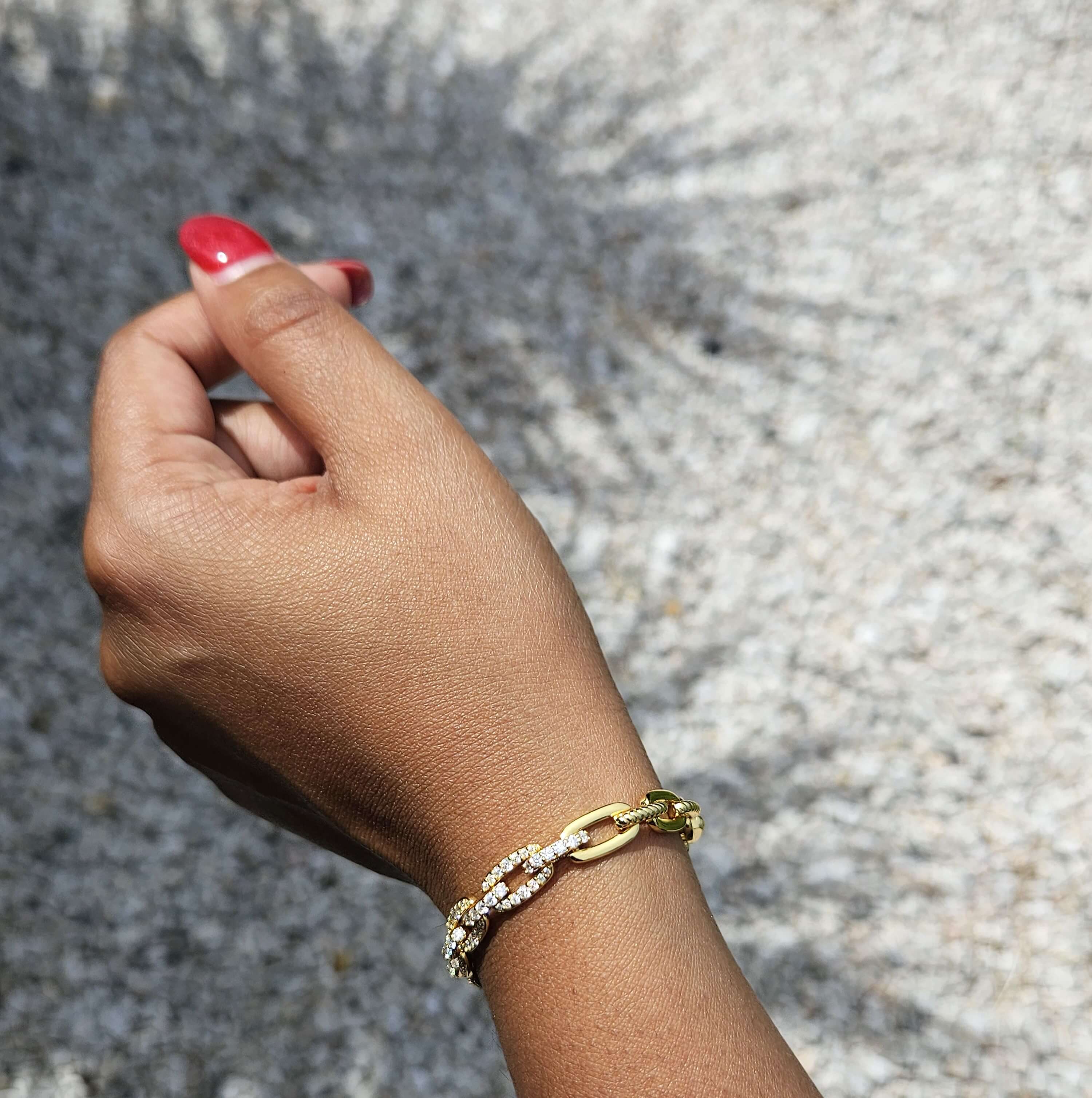 Elegant Kendall Bracelet with Sparkling Moissanite Gemstones - Gold Vermeil Aura Diamonds