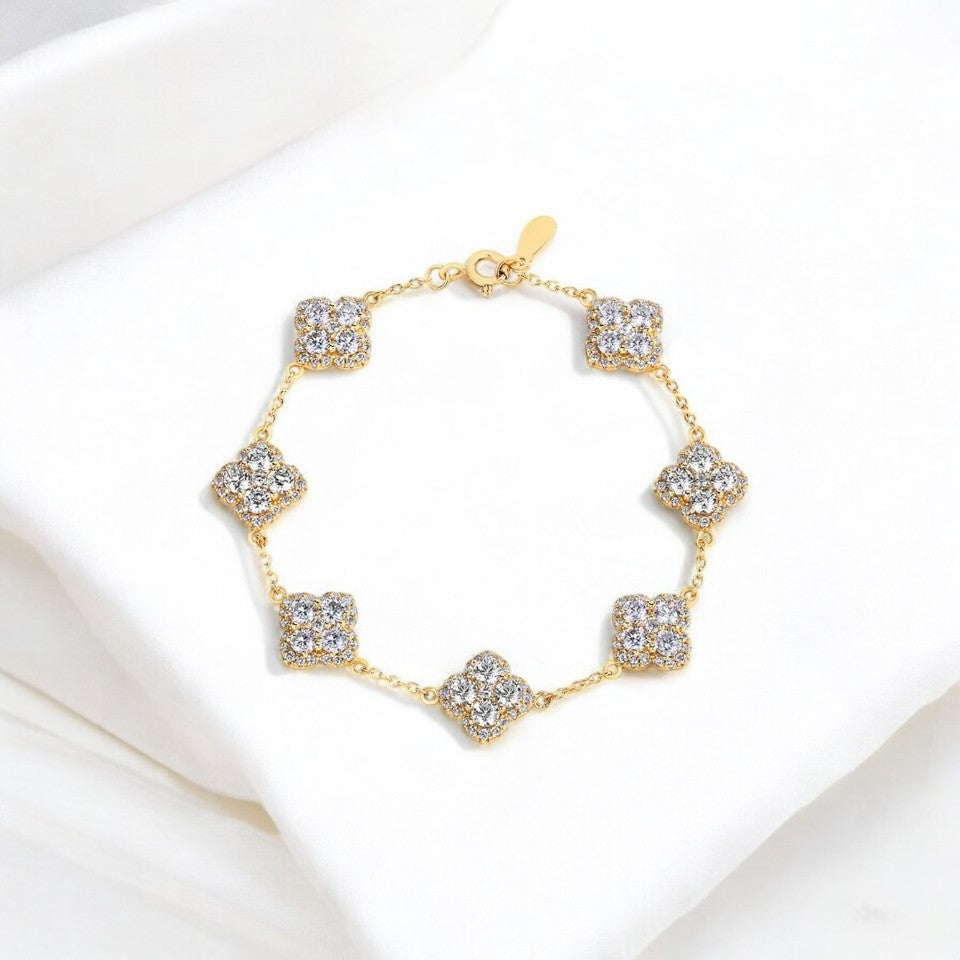 Timeless Anna Clover Bracelet - Gold/White Gold - Moissanite Aura Diamonds