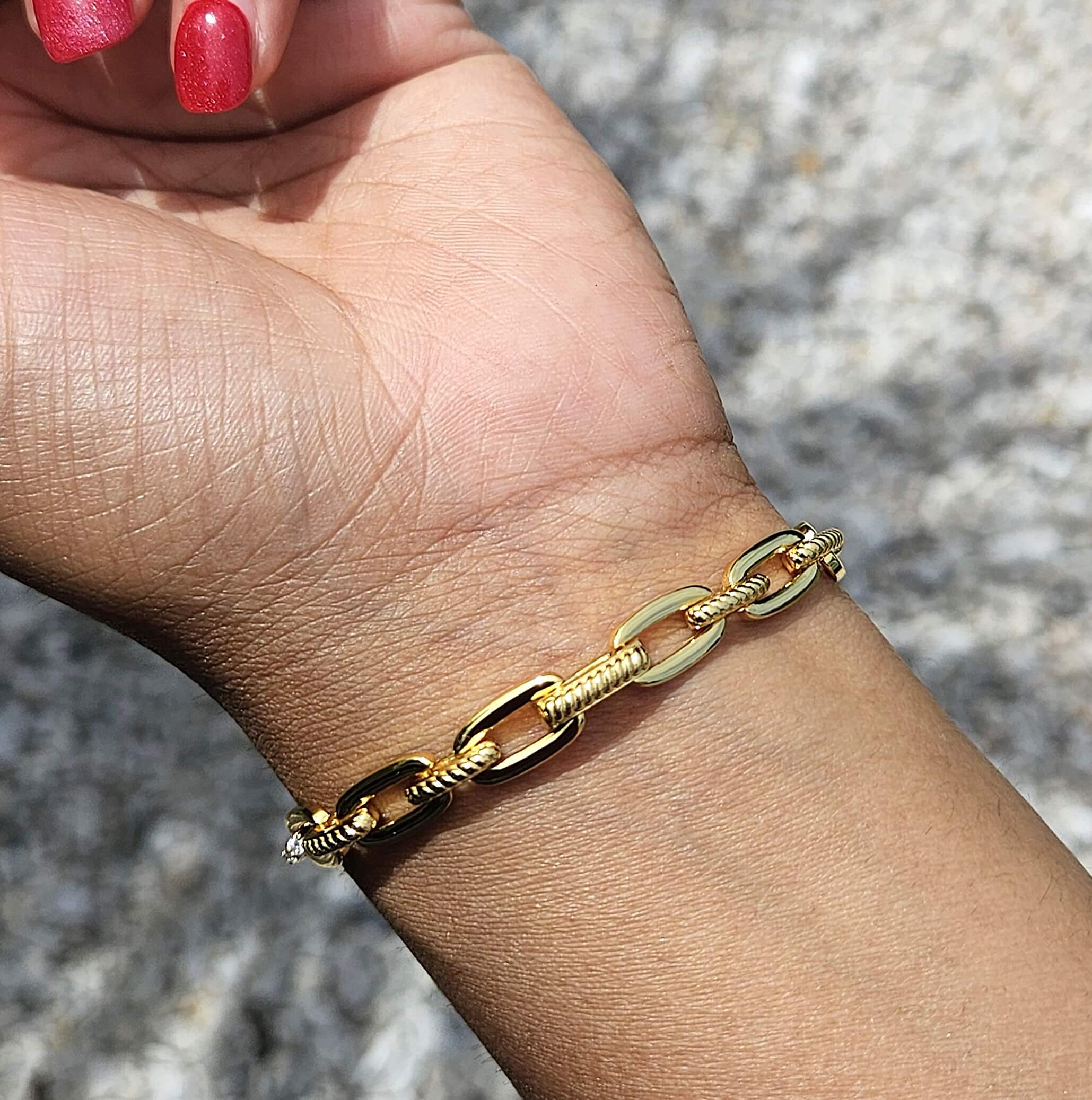 Elegant Kendall Bracelet with Sparkling Moissanite Gemstones - Gold Vermeil Aura Diamonds