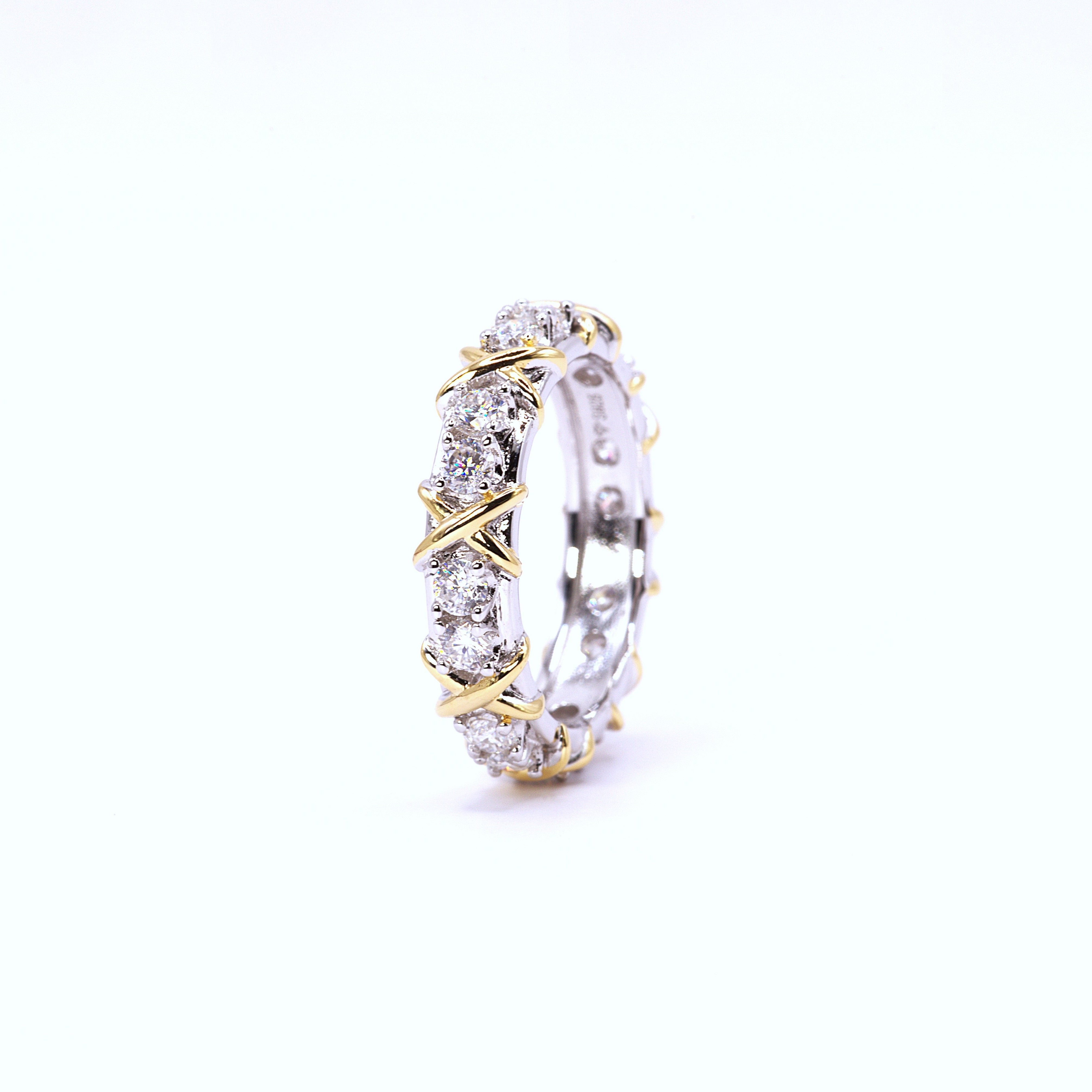 Luxury Crossover Ring - White Gold 18K Plated - Moissanite (Rhodium Plated) Aura Diamonds