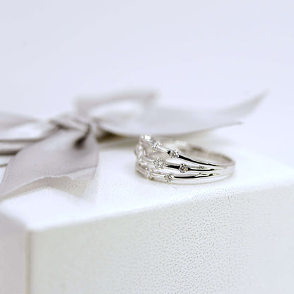 Elegant Anna Three-Band Ring - Moissanite / Lab Diamond