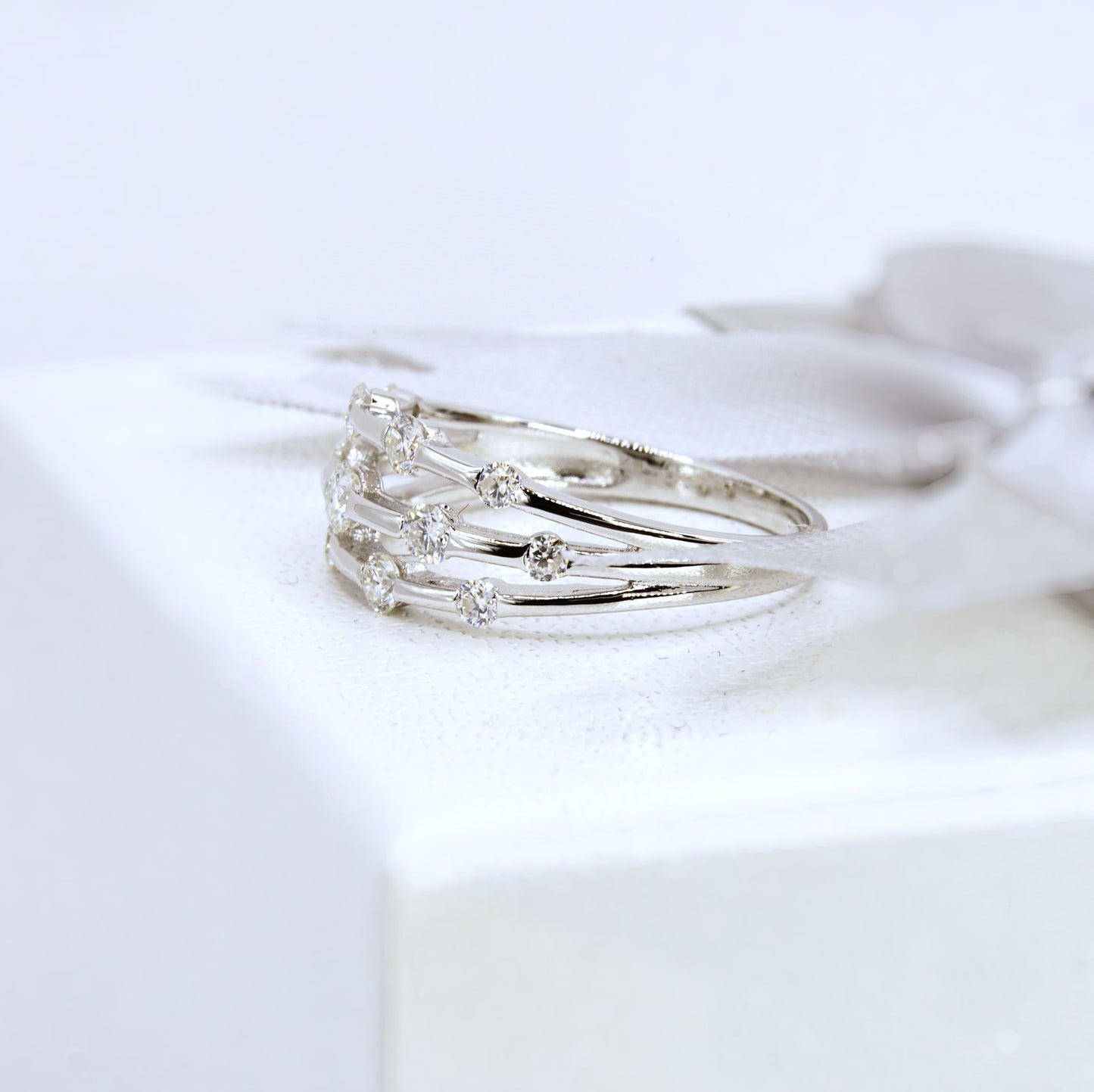 Elegant Anna Three-Band Ring - Moissanite / Lab Diamond