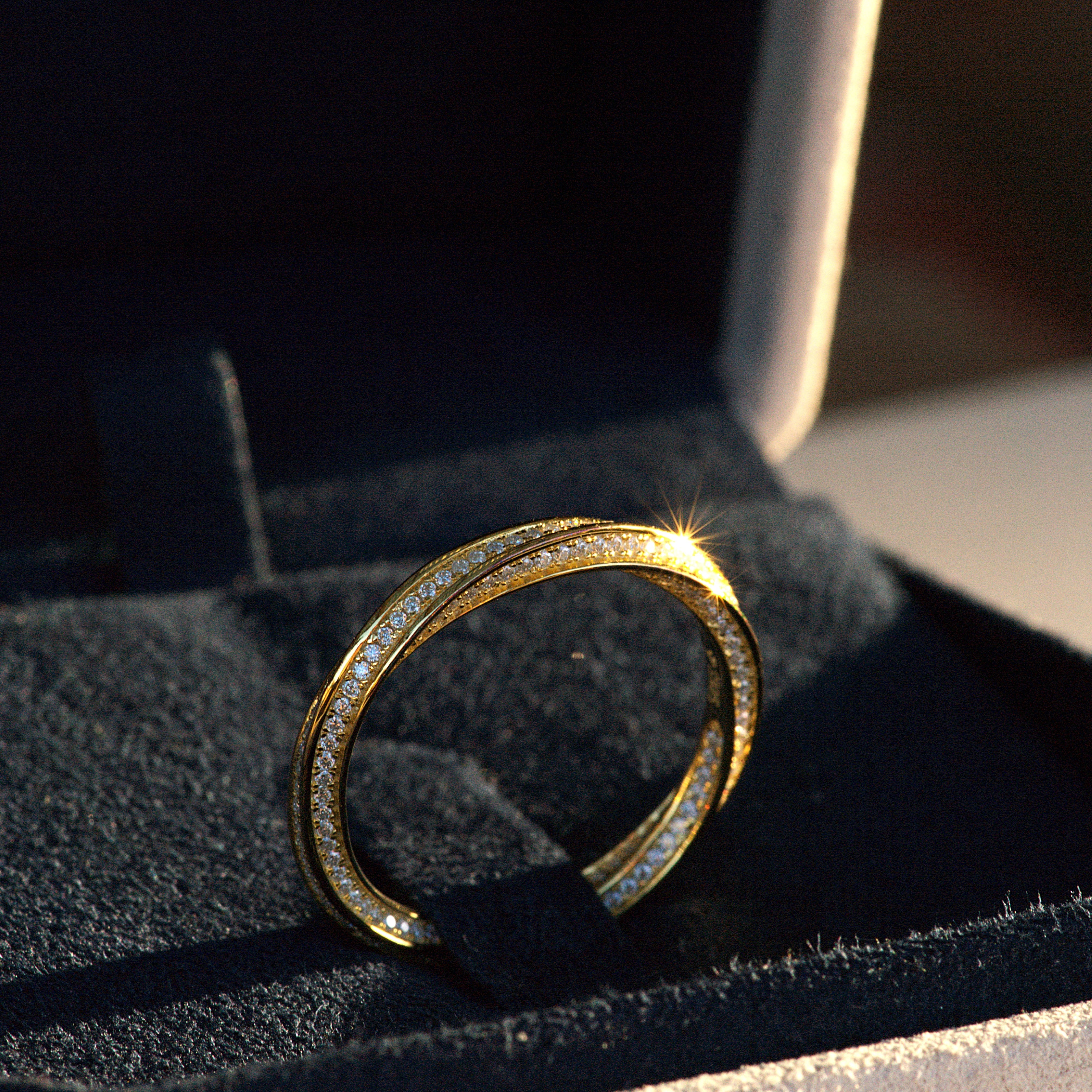Luxury Alana Ring - Gold Vermeil Ring with Moissanite Accents - Unisex Aura Diamonds