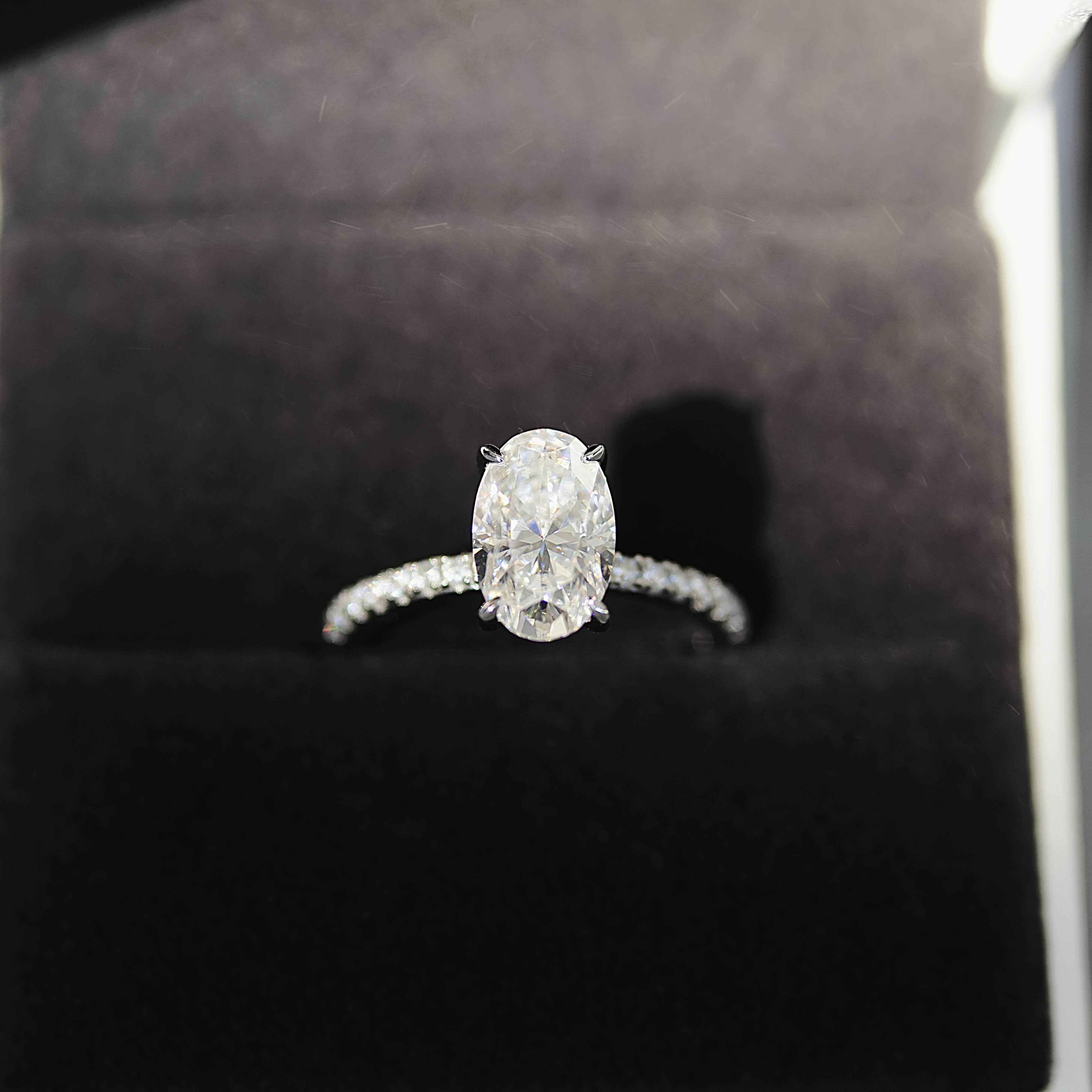 Oval Cut 2.5 Carat - Elongated Oval - Pave Band - Moissanite | Luxury Collection Aura Diamonds