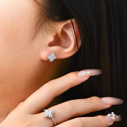 Chic Clover Leaf Stud Earrings - Moissanite [Rhodium Plated]