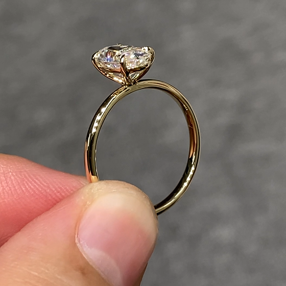 Oval Cut 2.5 Carat - Elongated Solitaire Ring - 4 Prongs | 9K 14K 18K Solid Gold | Moissanite or Lab Diamond | Luxury Collection