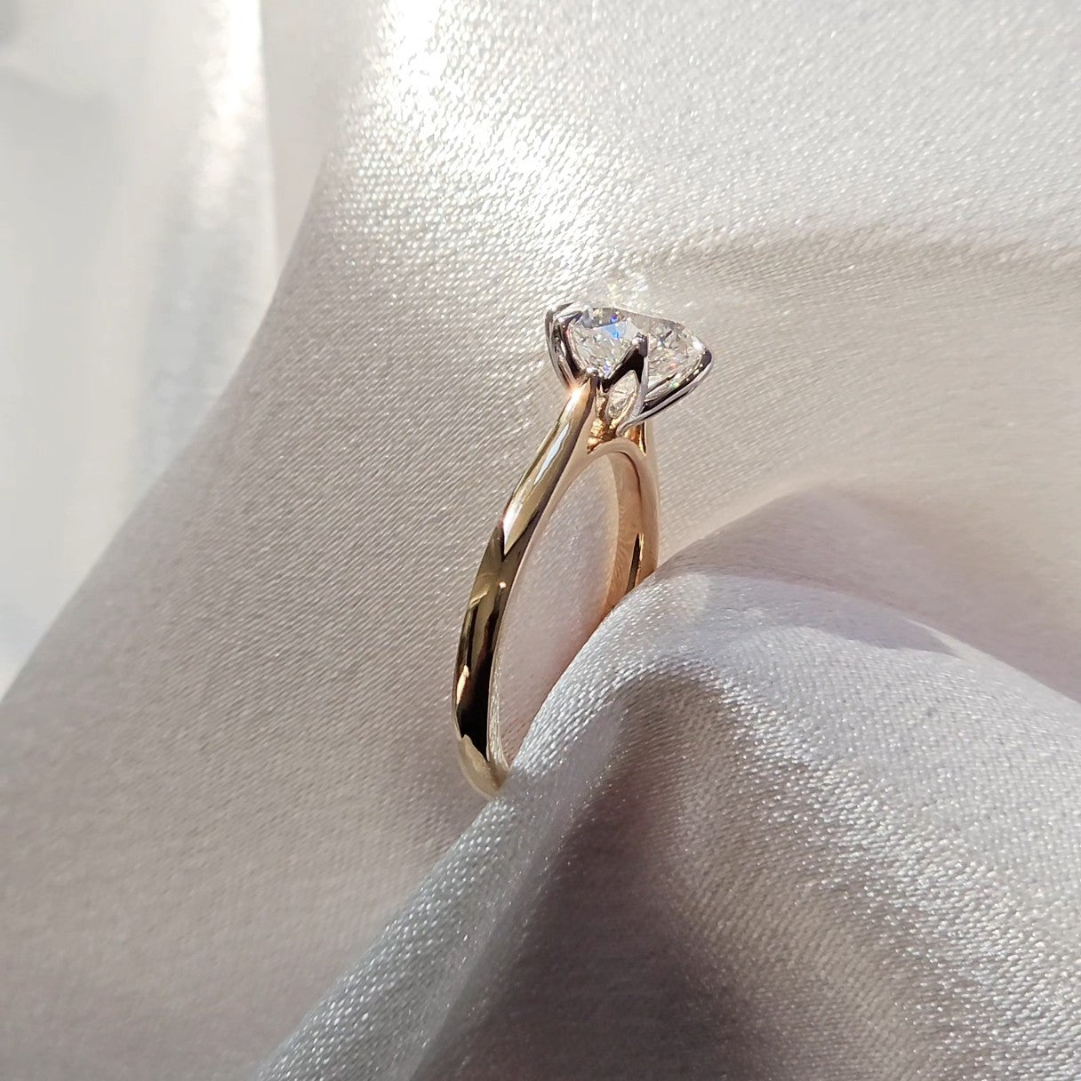 Tulip setting round solitaire diamond ring in solid gold