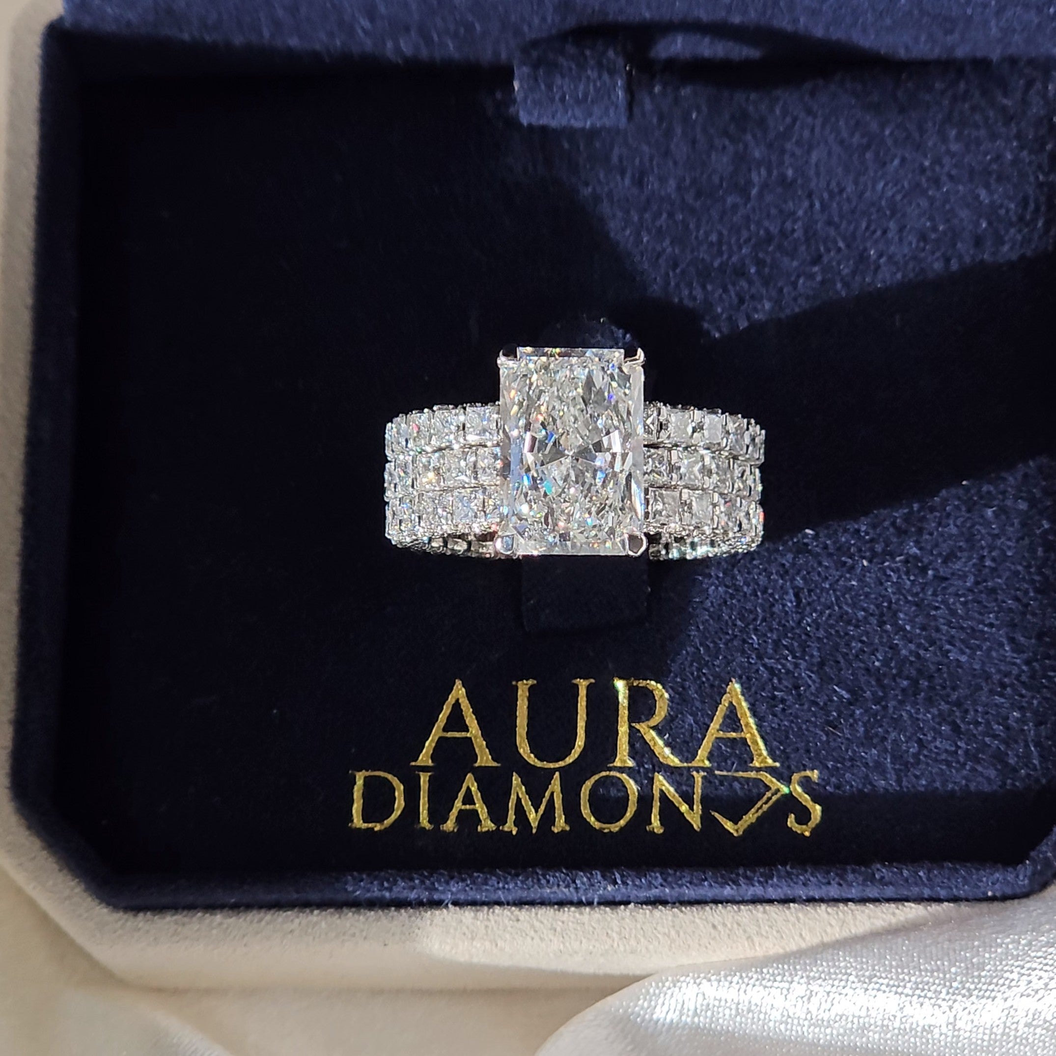 Luxury 5 Carat Radiant Ring With Wedding Bands - Lab Diamond Ring Aura Diamonds