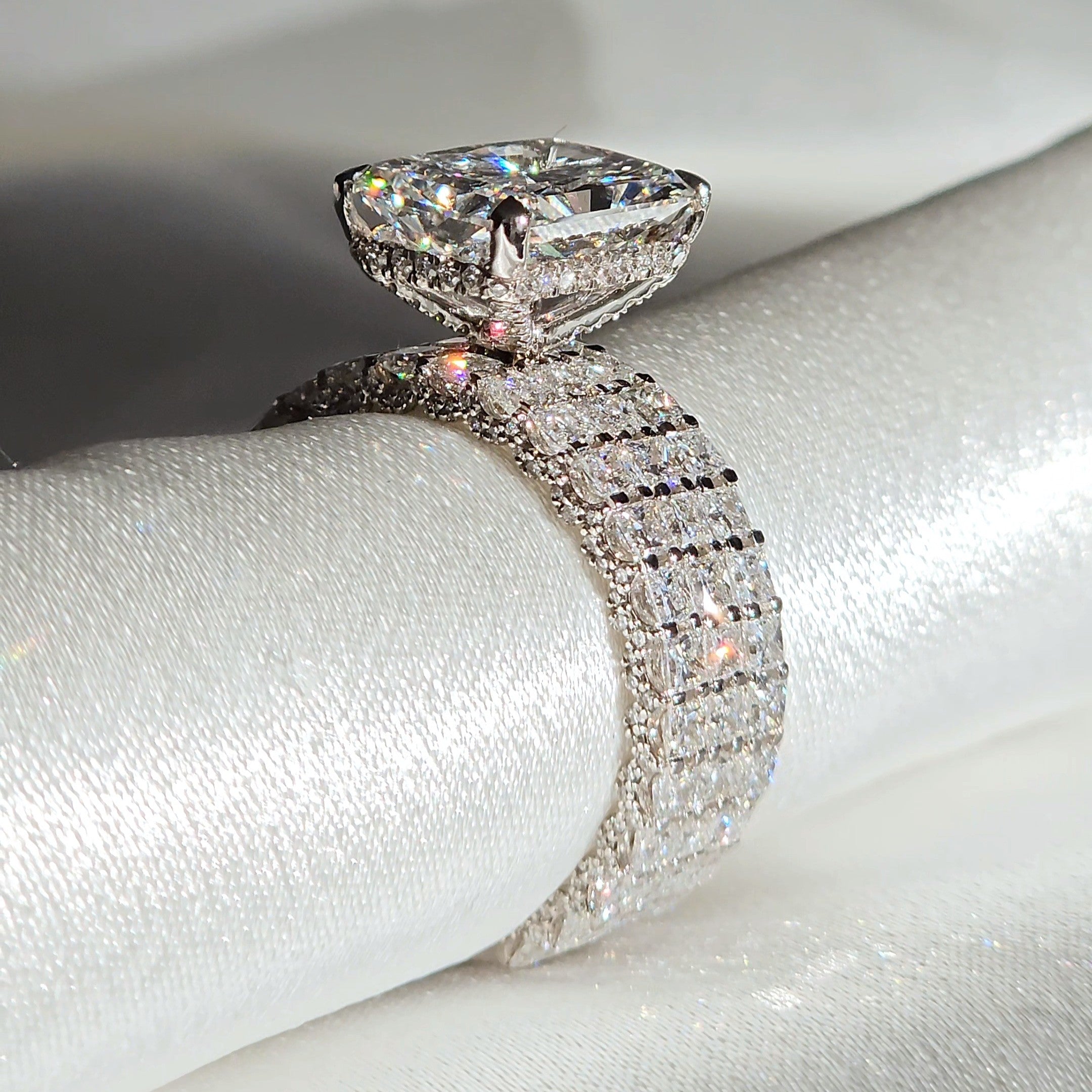 Luxury 5 Carat Radiant Ring With Wedding Bands - Lab Diamond Ring Aura Diamonds