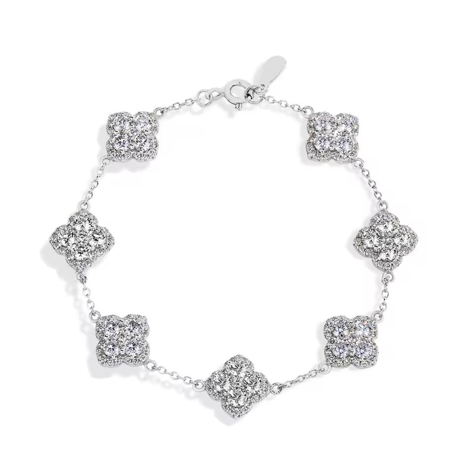 Timeless Anna Clover Bracelet - Gold/White Gold - Moissanite Aura Diamonds
