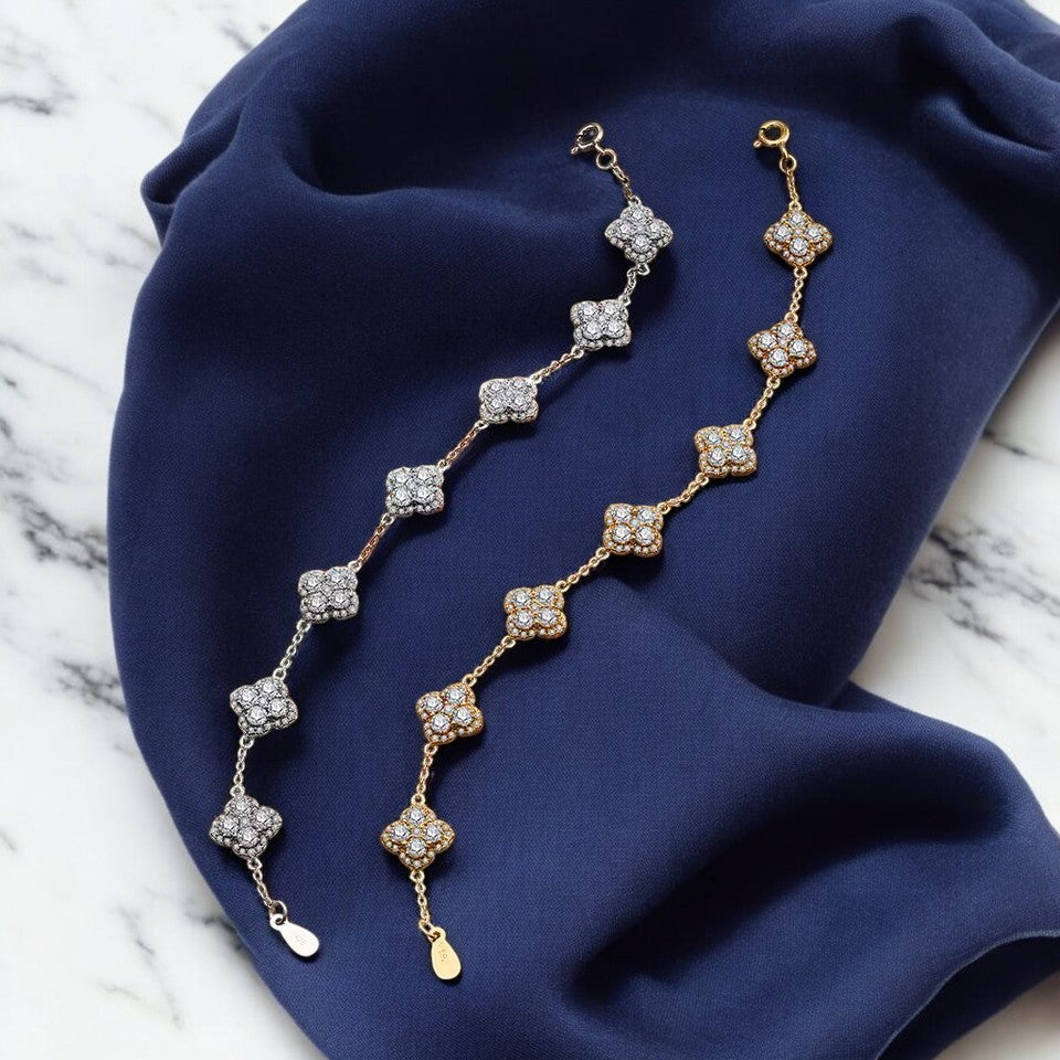 Timeless Anna Clover Bracelet - Gold/White Gold - Moissanite Aura Diamonds