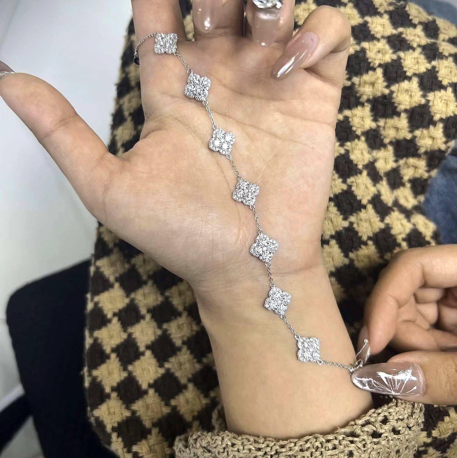 Timeless Anna Clover Bracelet - Gold/White Gold - Moissanite Aura Diamonds