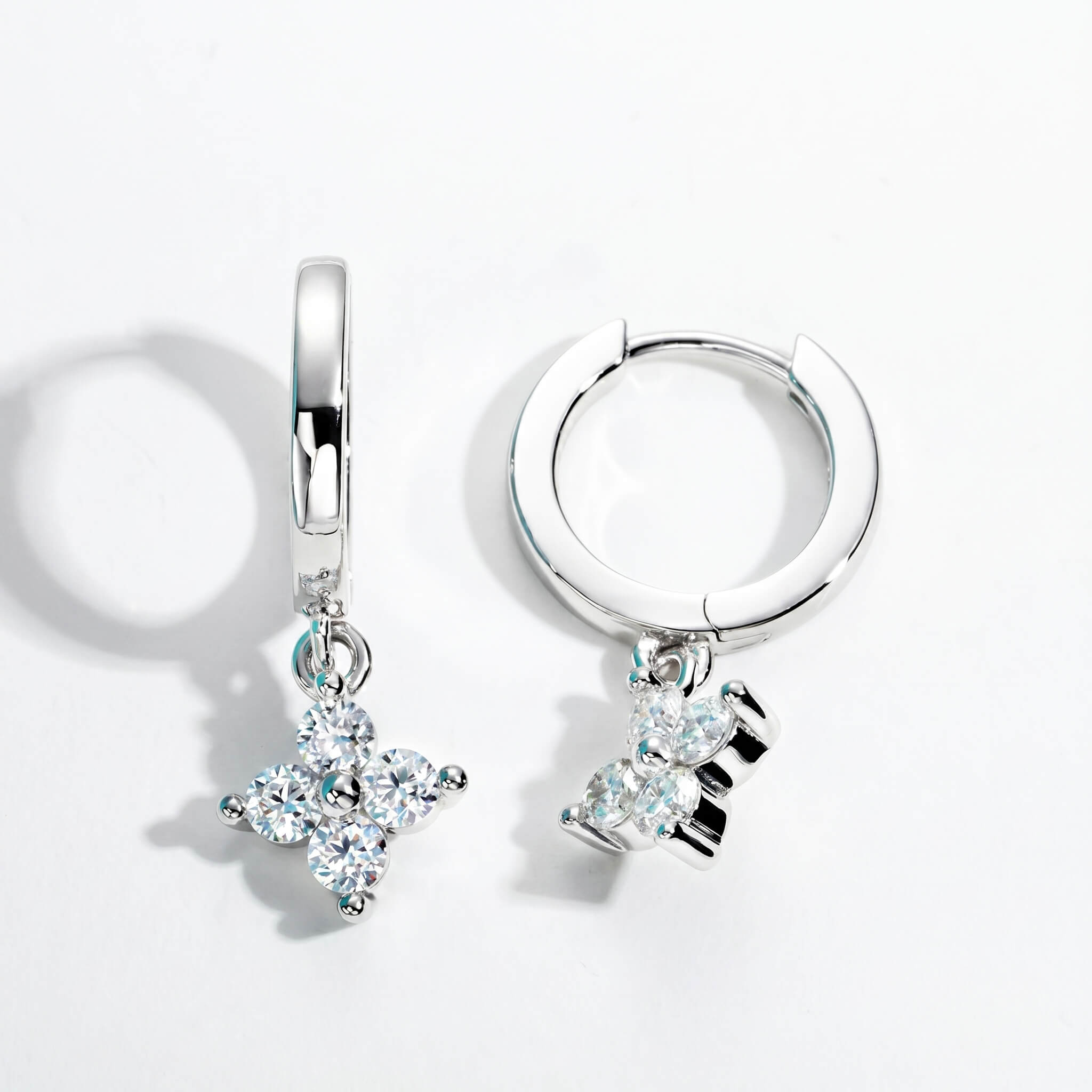 Clover Huggie Earrings | Premium Moissanite Aura Diamonds