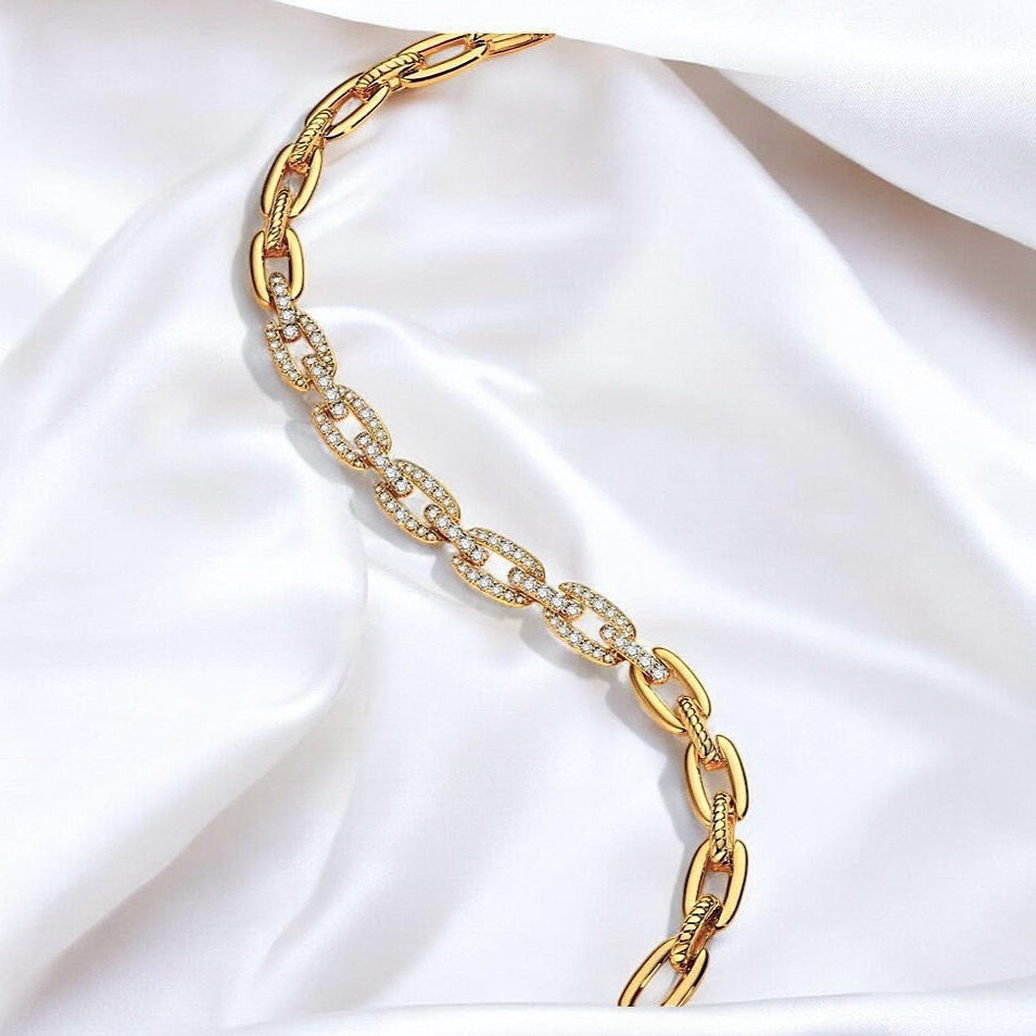 Elegant Kendall Bracelet with Sparkling Moissanite Gemstones - Gold Vermeil Aura Diamonds