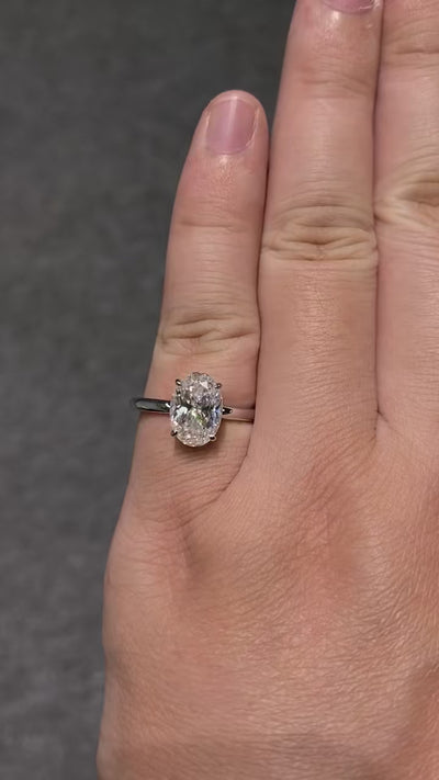 Oval Classic Solitaire