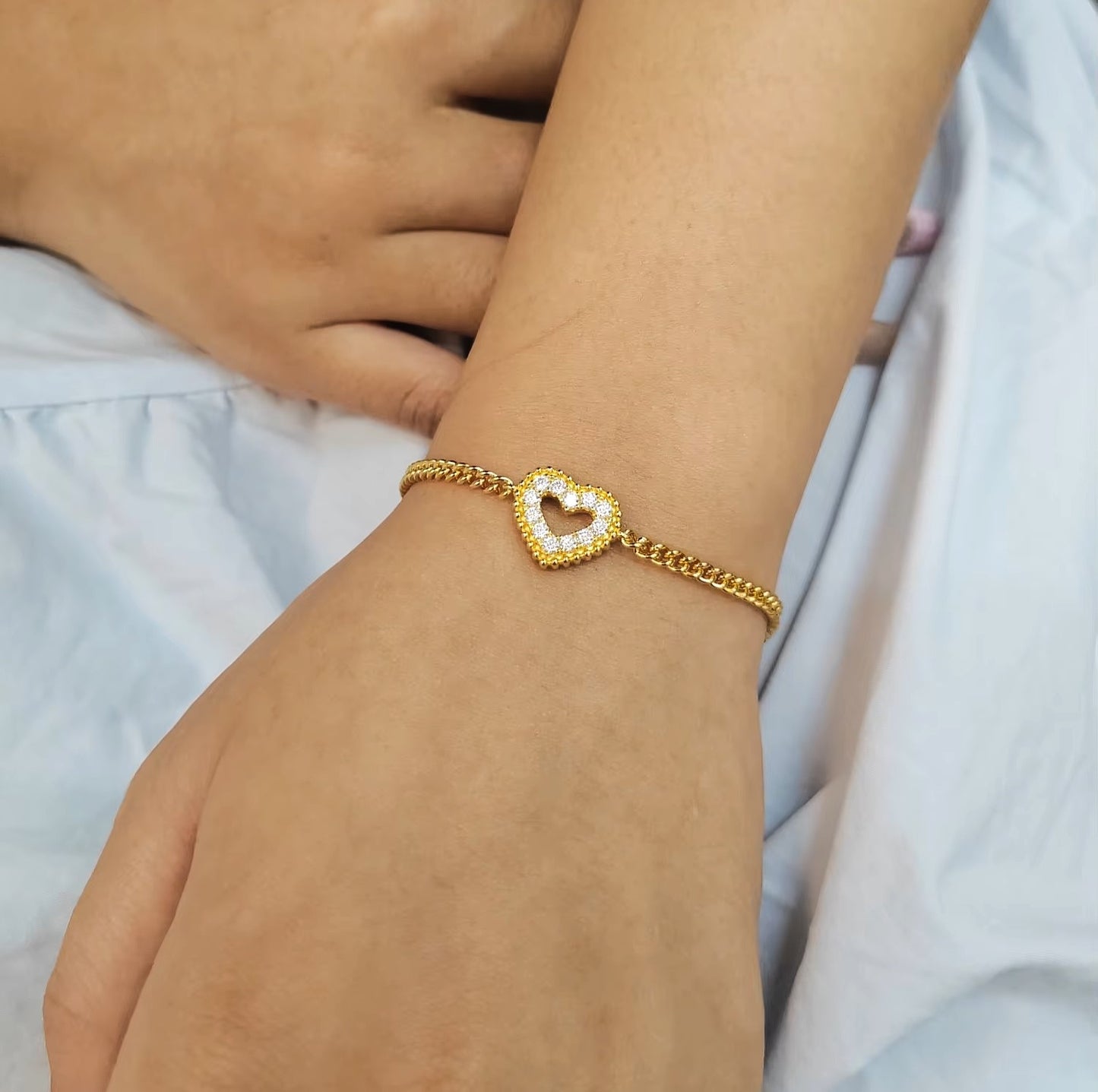 Elegant Heart Bracelet - Gold/White Gold - Moissanite