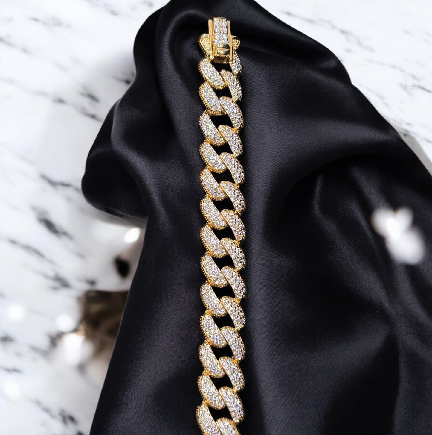 Luxury 'Wide' Cuban-Link Bracelet - Gold/White Gold - Moissanite